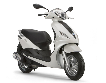 Ricambi Piaggio New Fly 4 tempi 4 valvole (versione 45 km/h) bianco 566