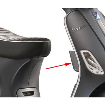 Tasca portaoggetti sullo scudo della gamba destra Vespa S -grigio Grigio Titanio (742/B) 65429500EZ originale